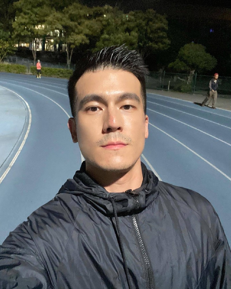 20UD741 照片1643张 视频59个 台湾 男 生活日常 旅游健身 有正装 有台湾身份证