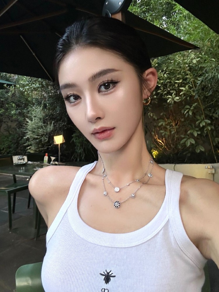 A492 照片860张 视频86个 香港女 气质美女 生活日常 旅游