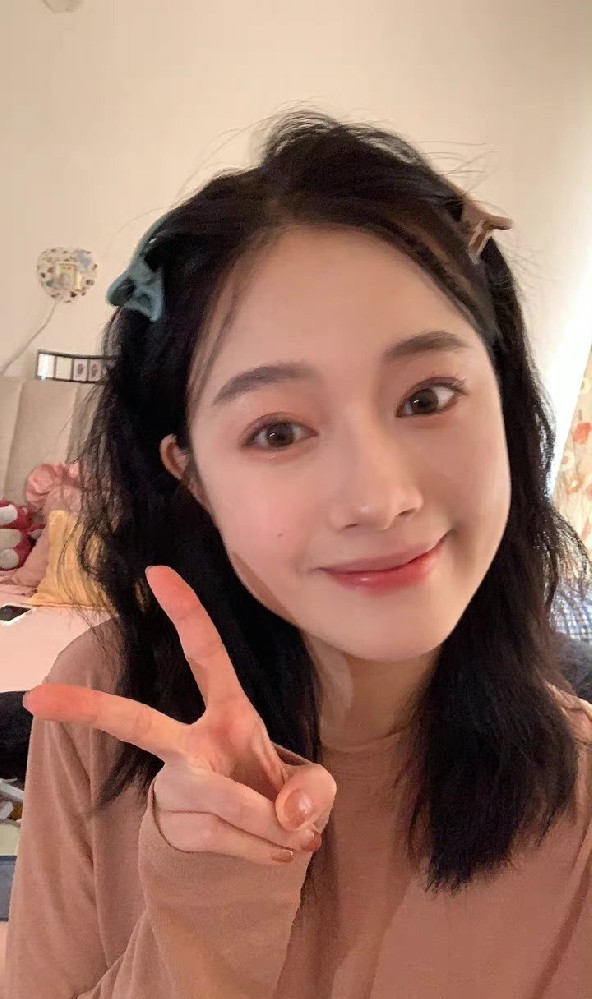 14UA641 照片1185张 视频143个 中国女 年轻美女 生活日常 旅游 真实 +台湾sfz