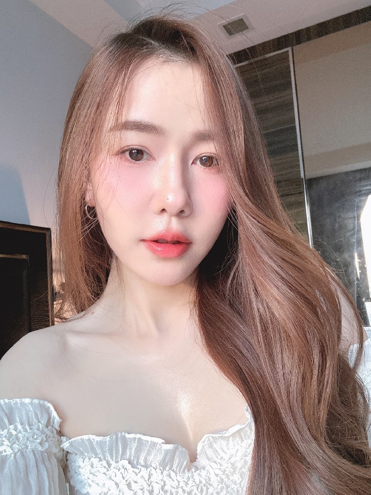 30UA987 照片2546张 视频84个 泰国 美女 生活日常 旅游 性感 健身 瑜伽 自拍多 适合虚拟视频+ 泰国驾驶证 泰国身份证 泰国护照
