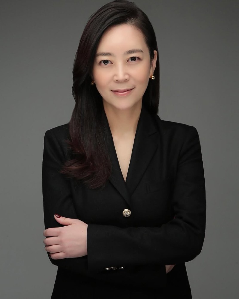 26UA211 照片1911张 视频67个 韩国 中年知性女 生活工作日常 职业装 旅游 自拍 性感 + 香港身份证 香港驾照 香港护照 加州驾驶证