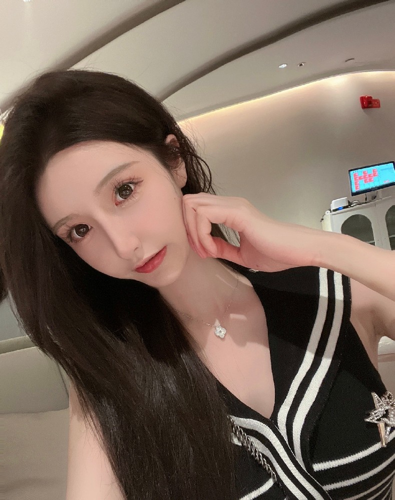 A2210 照片625张 视频7个 中国女 美女少妇 气质宝妈 生活日常 旅游 带娃 视频包含实况Live