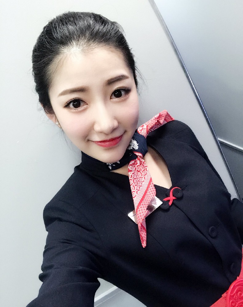 A2211 照片1525张 视频142个 中国女 空姐 气质美女 生活日常 各地旅游 四季服装 正装 工作 自拍多 生活素材丰富 视频有自拍 视频包含实况Live 曝光度低