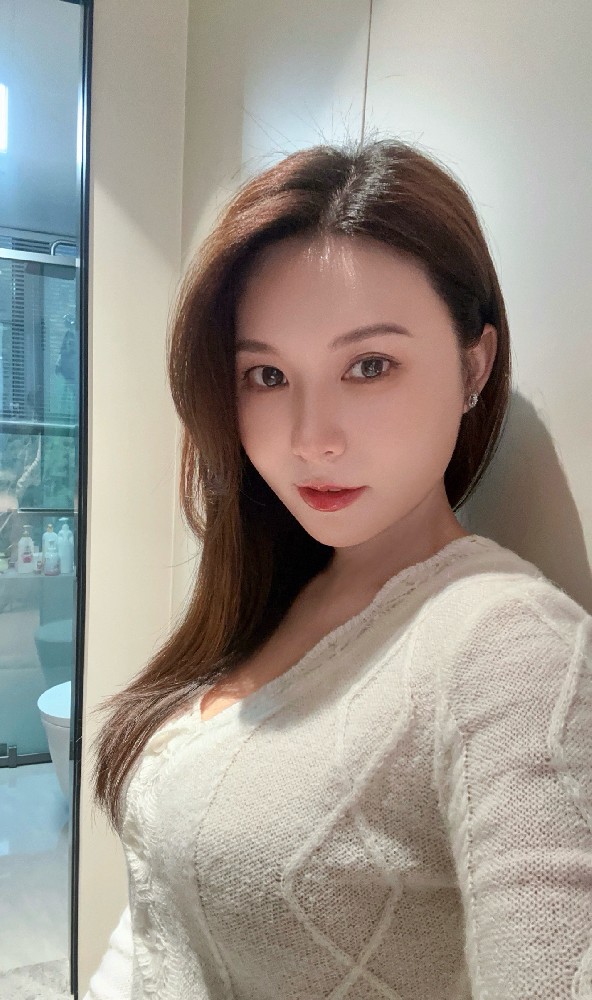 A2218 照片317张 视频13个 中国女 真实性感少妇 生活日常 旅游 自拍多 视频有自拍