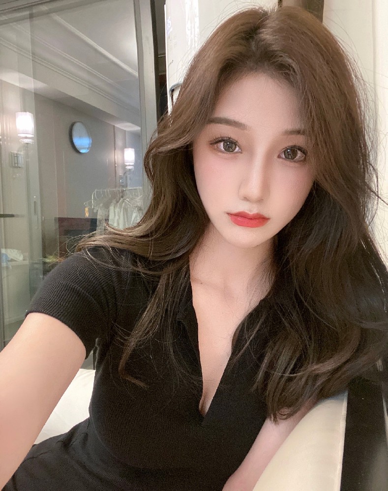 A2219 照片561张 视频25个 中国女 气质少妇 生活日常 旅游 性感 秀腿