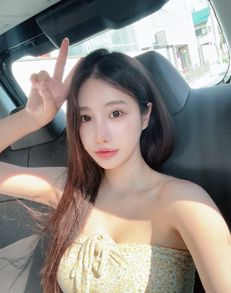 A2224 照片802张 视频74个 中国女 时尚美女 生活日常 旅游 自拍多 性感 视频有自拍 视频包含实况Live 真实