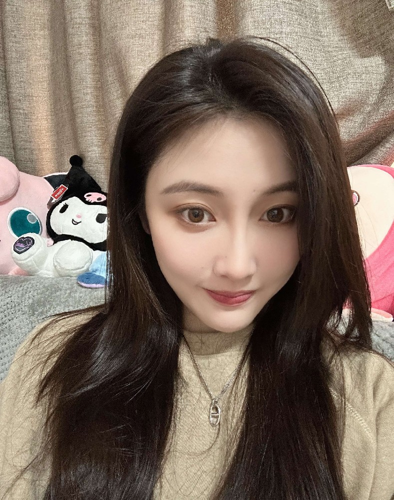 A2226 照片399张 视频83个 中国女 少妇美女 生日常 旅游 视频有自拍 视频包含实况Live  真实