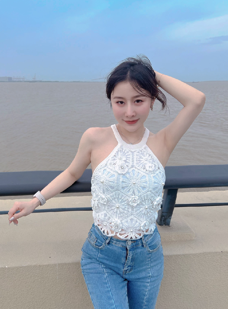 A2243 照片1279张 视频205个 中国女 成熟少妇 御姐 性感 生活日常 旅游 自拍多 视频有自拍 真实 视频包含实况Live 自带驾驶证
