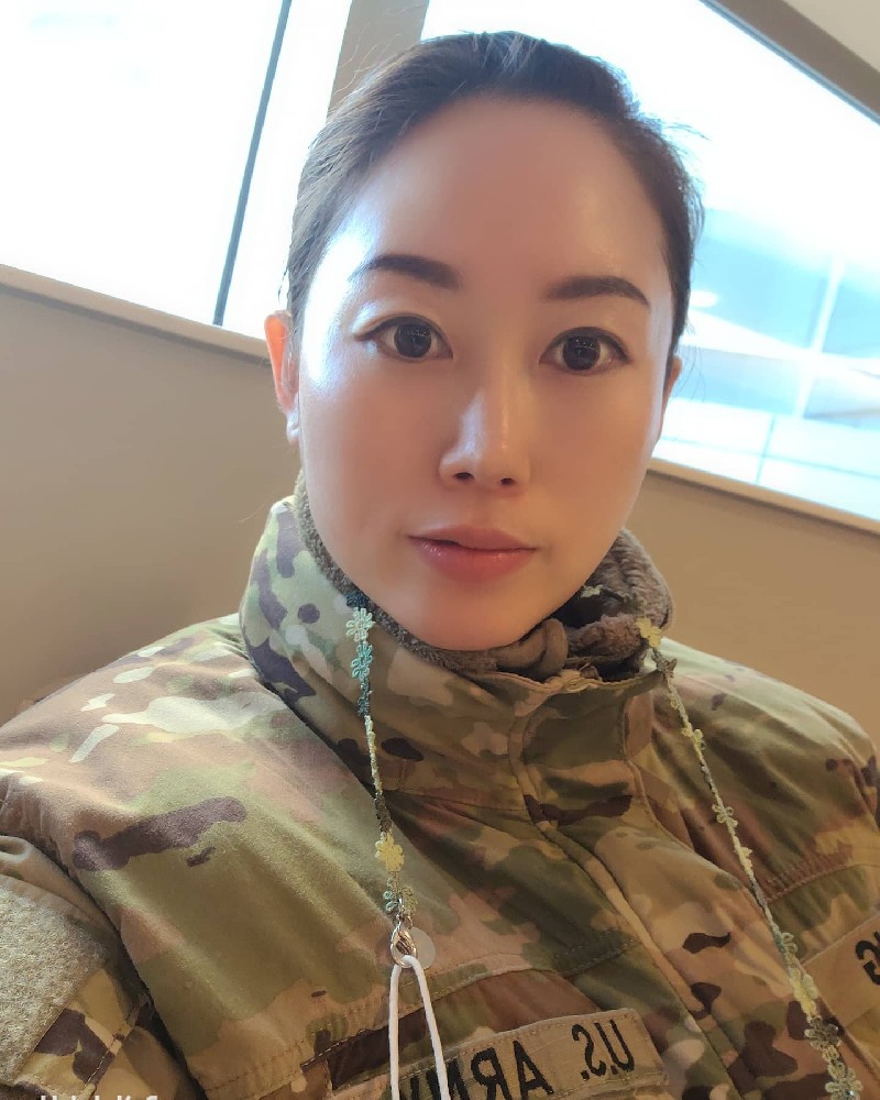 A2261 照片978张 视频133个 亚裔 驻韩国美国女大兵 生活日常 旅游 美食 军装 视频有自拍 曝光度低