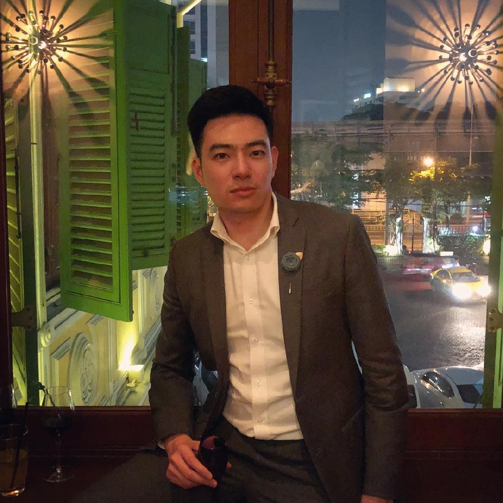 D128 照片720张 视频30个 泰国 气质男 生活日常 健身 旅游 正装 视频有自拍 曝光度低