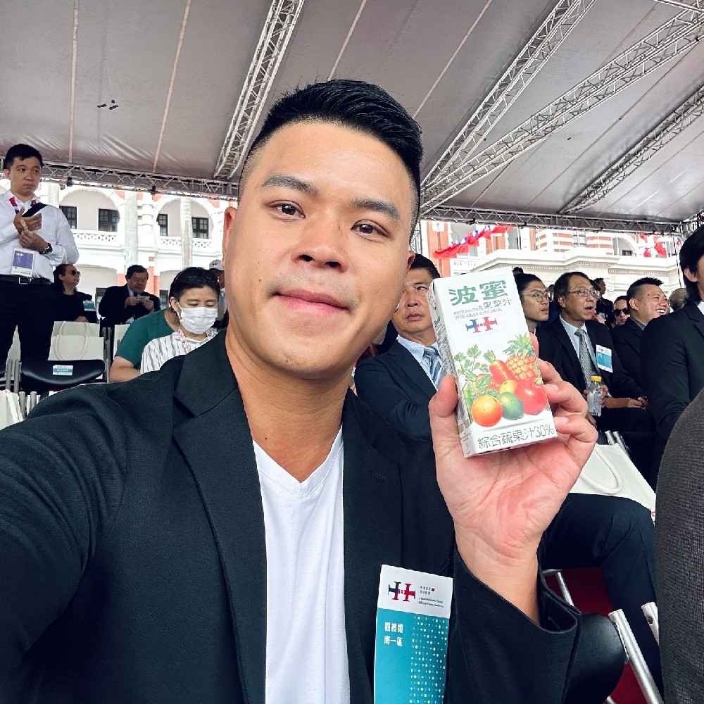 D138 照片1541张 视频36个 台湾 GAY 同性恋 生活日常 旅游 宠物 居家性感照 健身 腹肌 视频有自拍 曝光度低