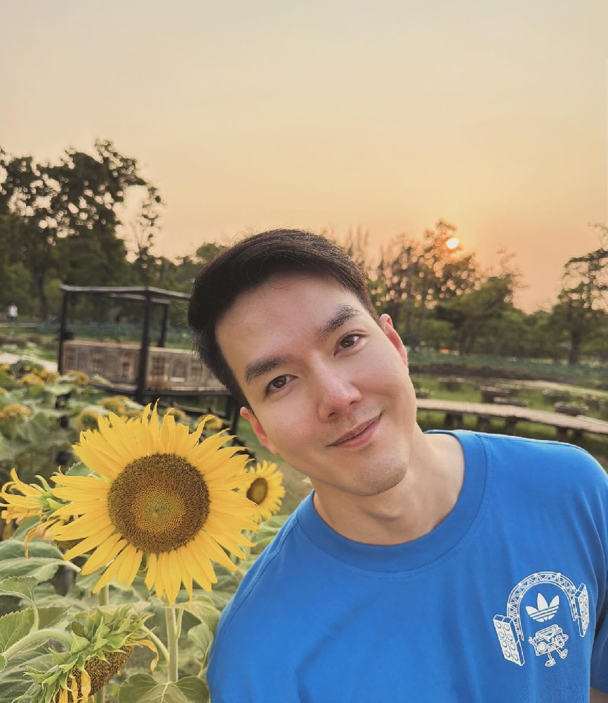 D150 照片698张 视频34个 泰国 气质男 画家 生活日常 旅游 视频有自拍