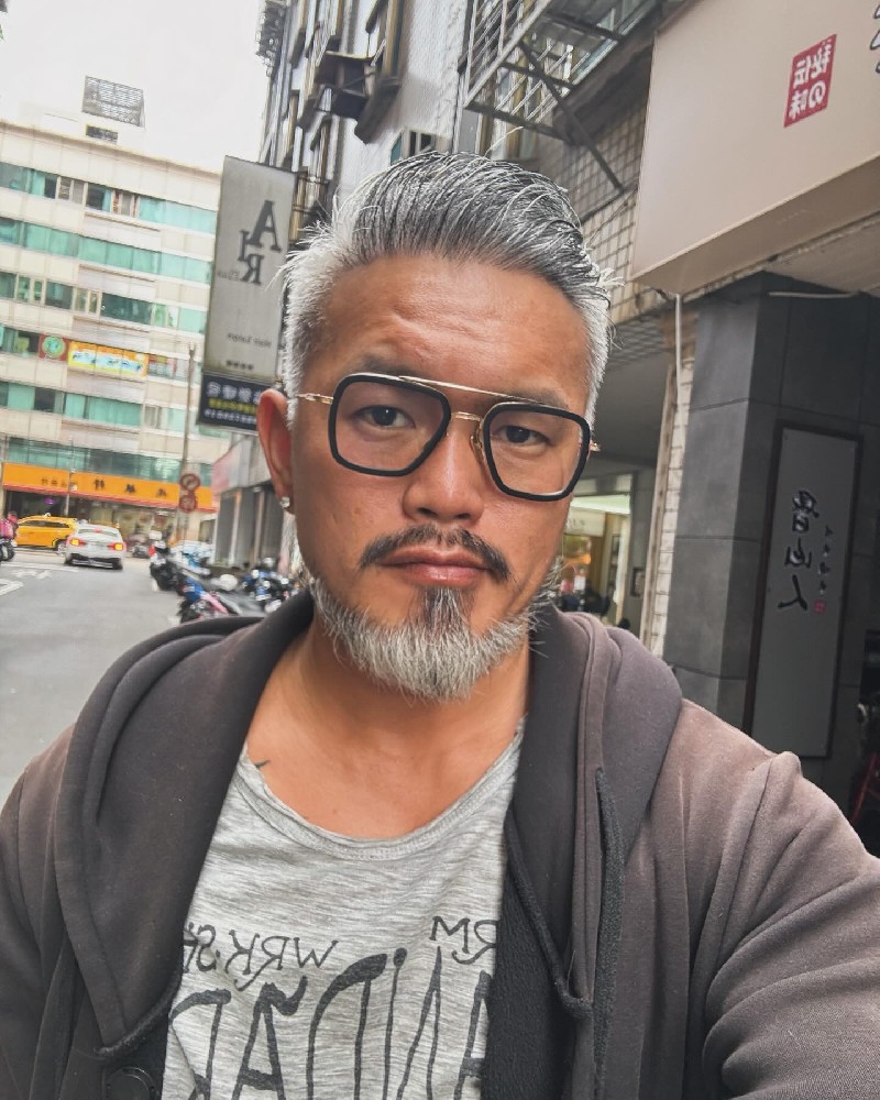 D165 照片4041张 视频618个 台湾 气质大叔 同性恋 Gay 生活日常 旅游 健身 瑜伽 视频有自拍