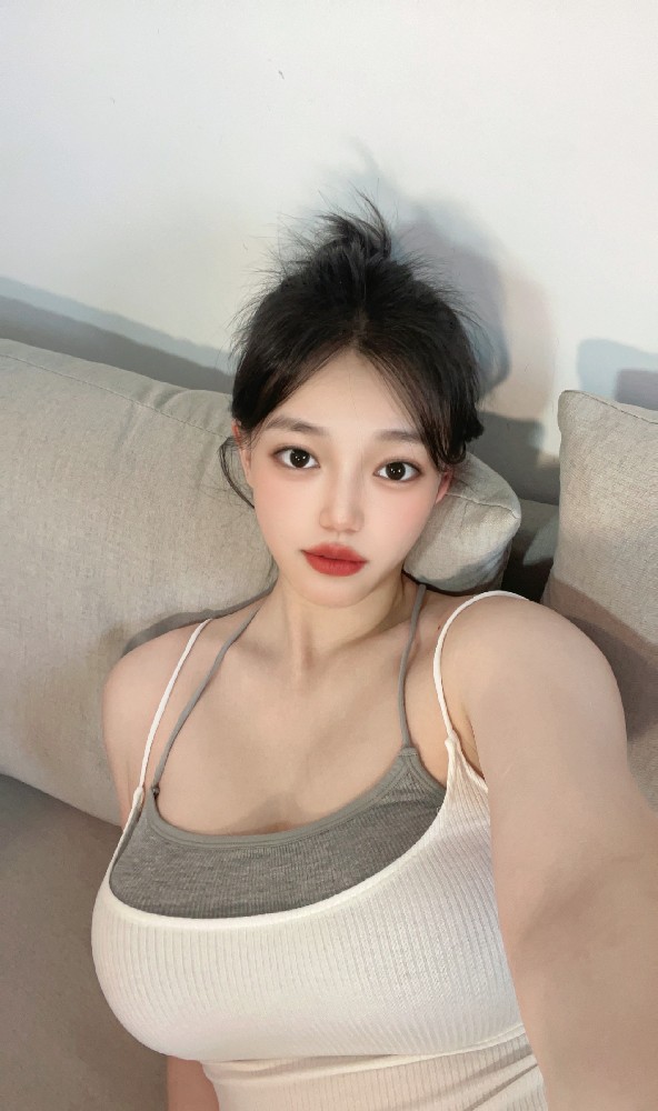 A2284 照片730张 视频4个 中国女 大胸 健身达人 性感身材 建设 瑜伽 性感照 视频有自拍
