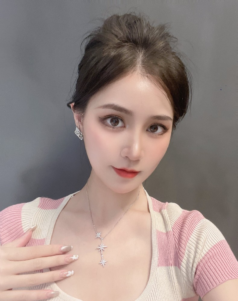 A2300 照片3638张 视频132个 中国女 气质少妇 生活日常 旅游 豪车 高消费 生活素材丰富 视频有自拍 视频包含实况Live