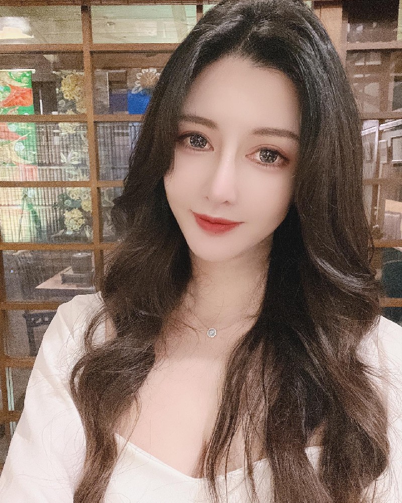 A2306 照片829张 视频10个 台湾 气质美女 生活日常 旅游 美食 性感照 自拍多