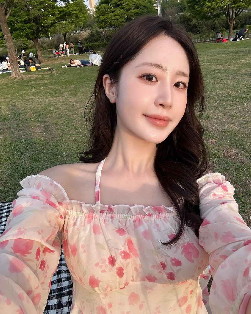 A2311 照片1867张 视频47个 韩国 气质美女 普拉提教练 生活日常 美食 旅游 健身 瑜伽 身材好 性感照 生活素材丰富 视频有自拍